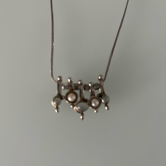 Elegant Silver Pearl Necklace - Picture 2 of 4